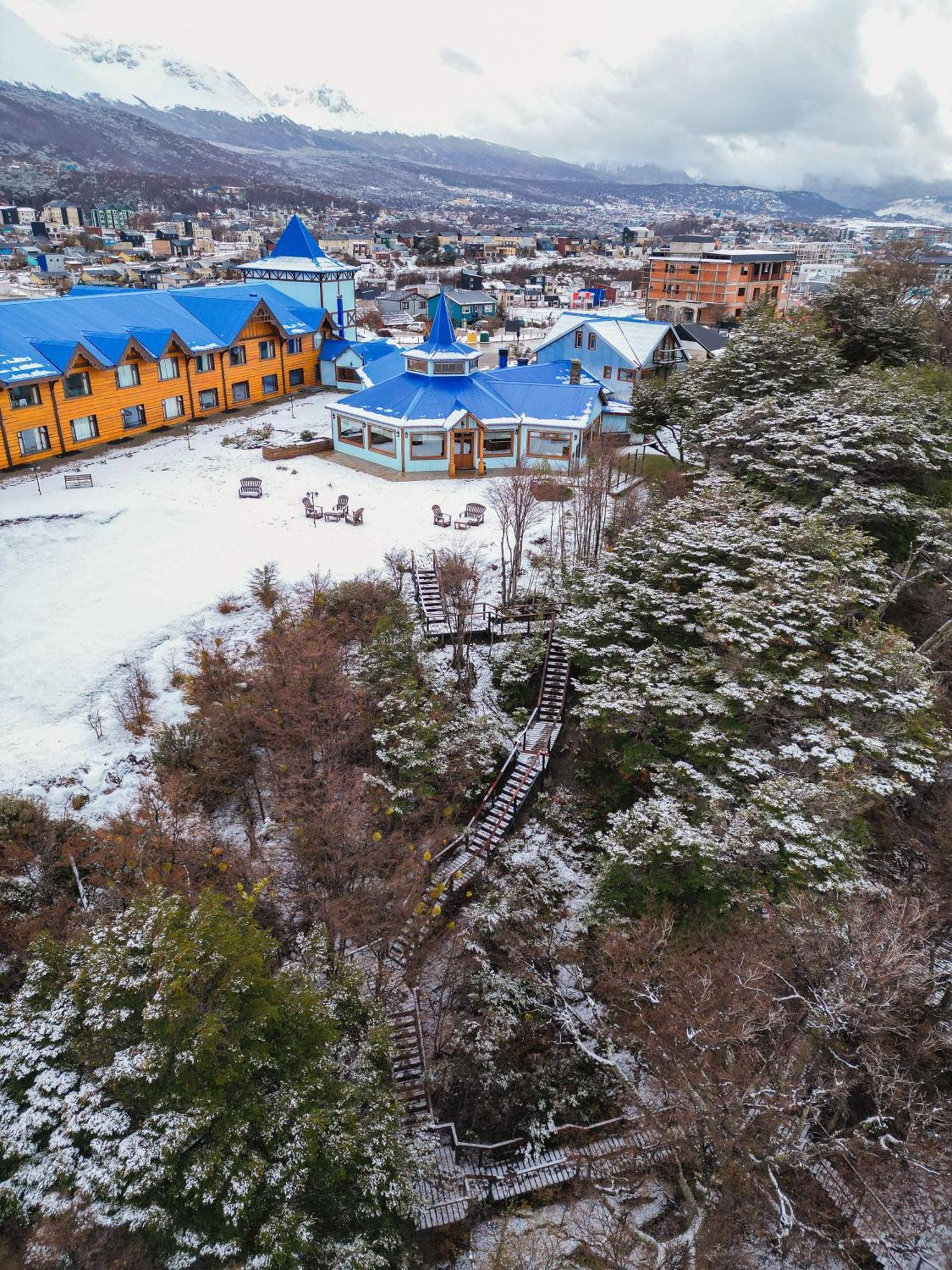 Hotel Los Nires Ushuaia Exterior photo